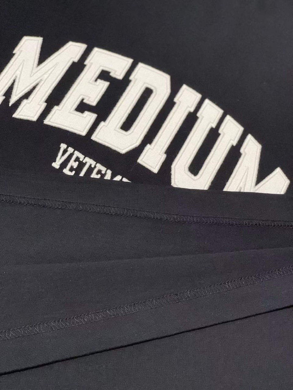 VETEMENTS Medium T-shirt