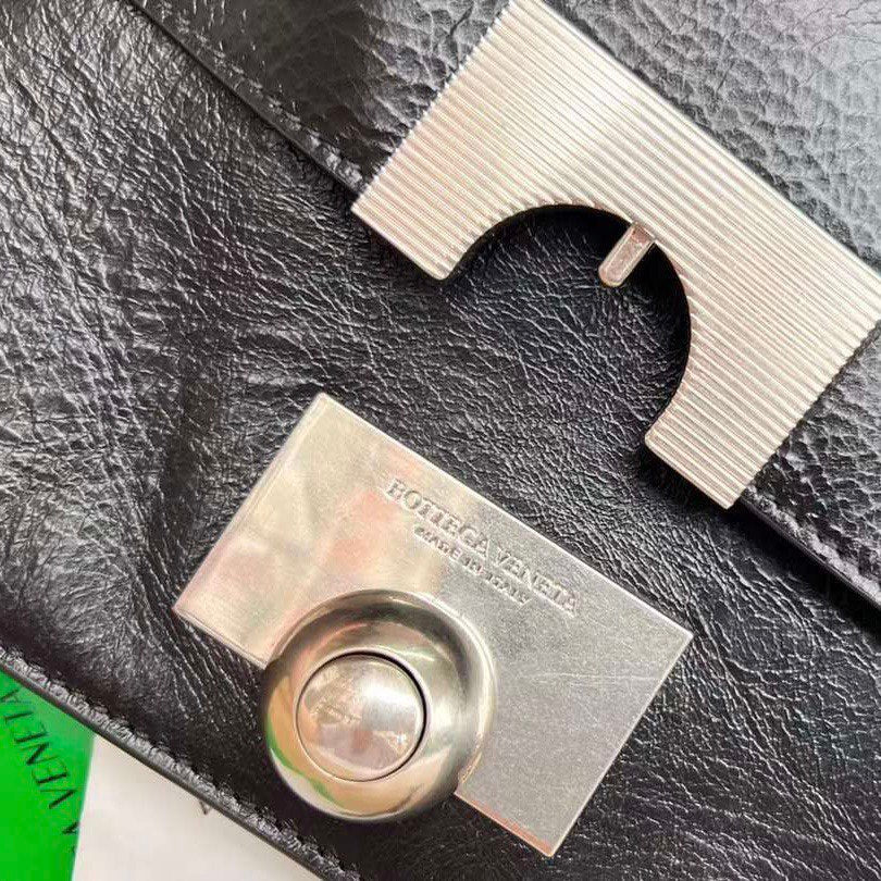 BOTTEGA VENETA Leather Handbag In Black In Small Size