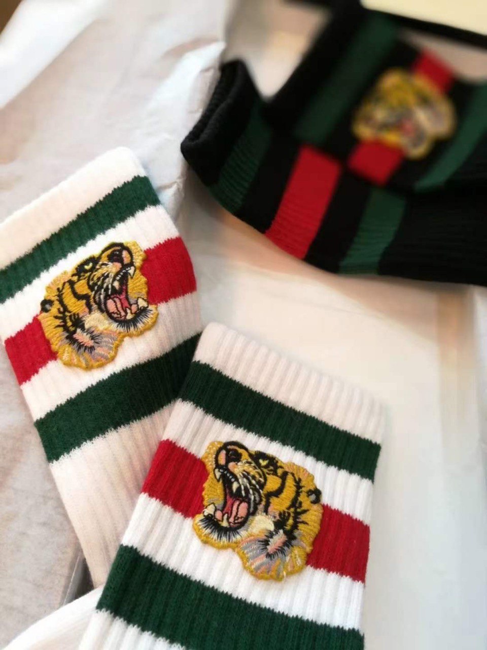 GUCCI Appliquéd Striped Stretch Cotton-Blend Socks - White/Black