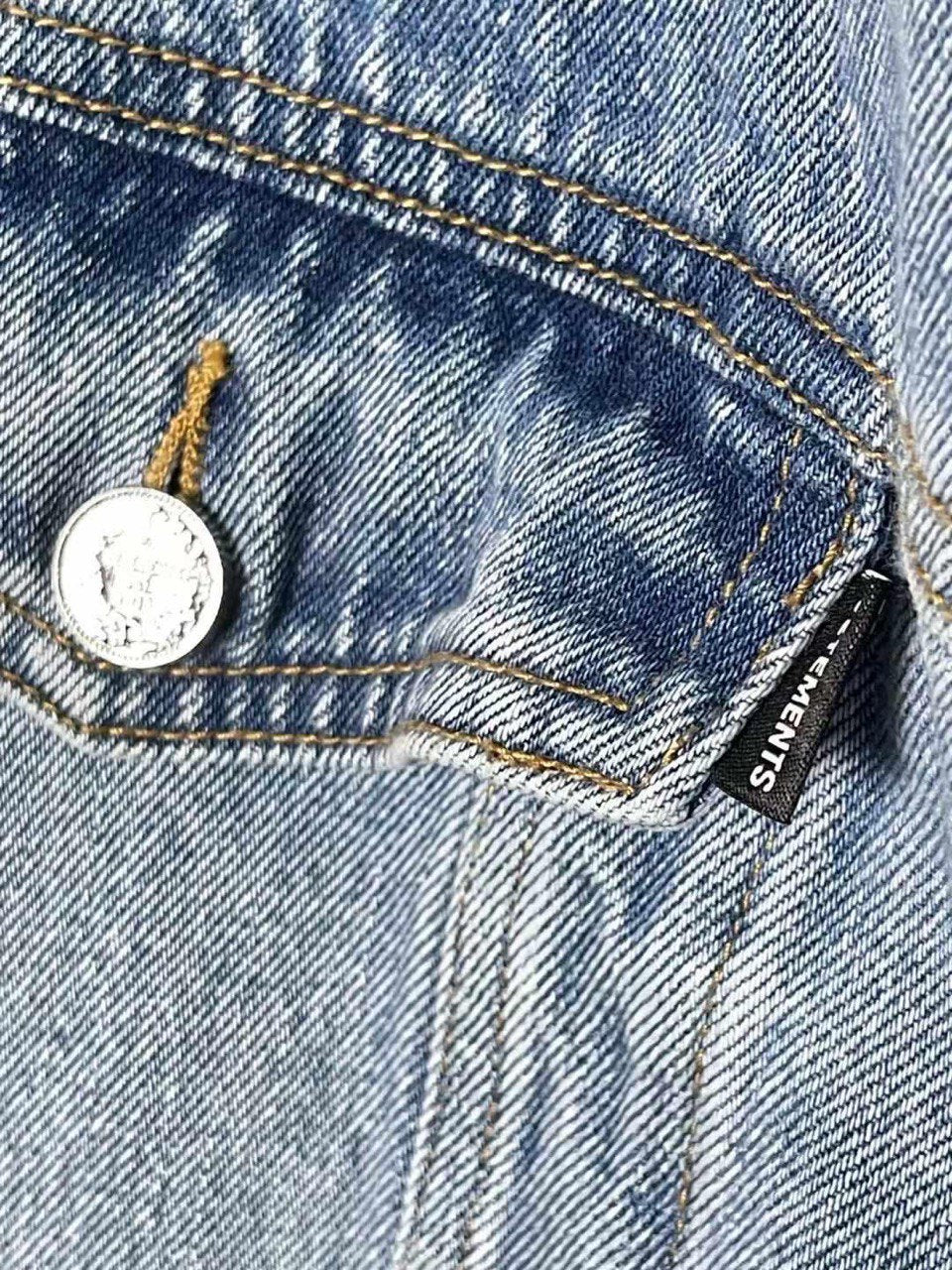 VETEMENTS Oversized Denim Jacket