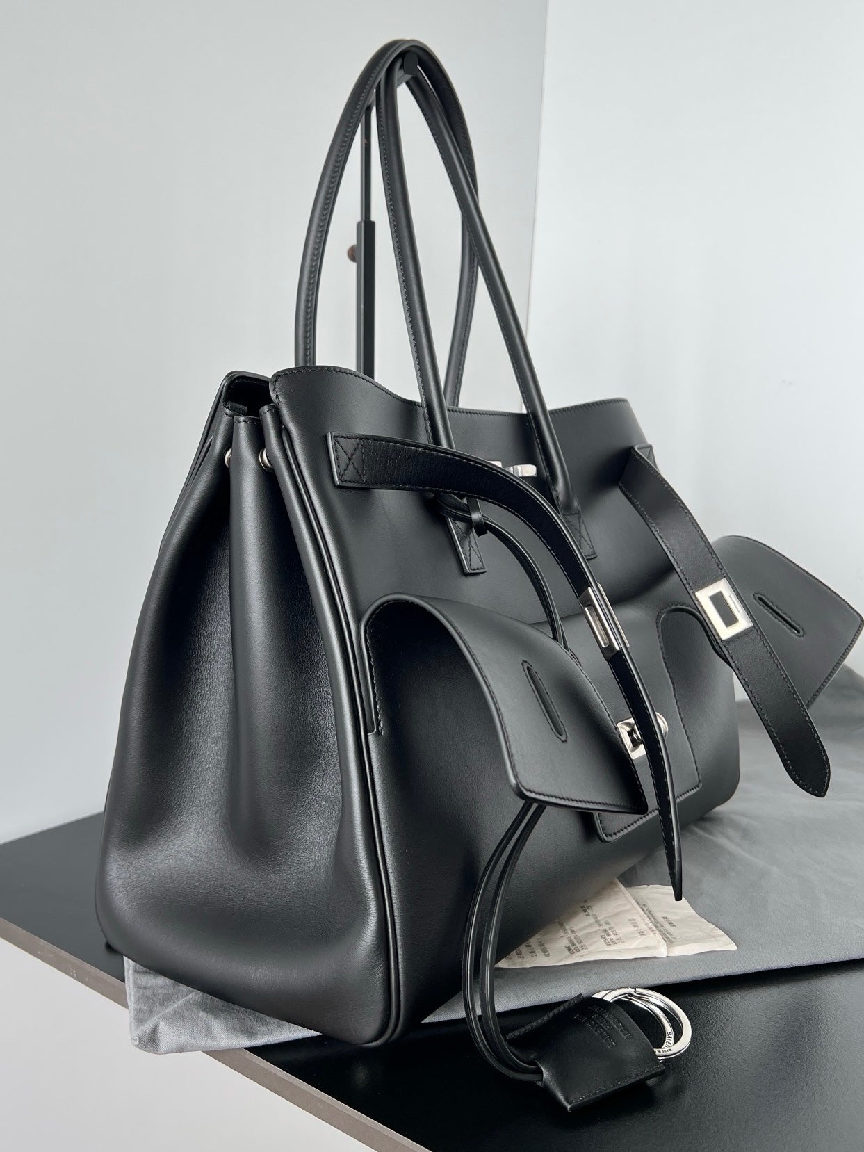Balenciaga Bel Air Medium Carry All Bag