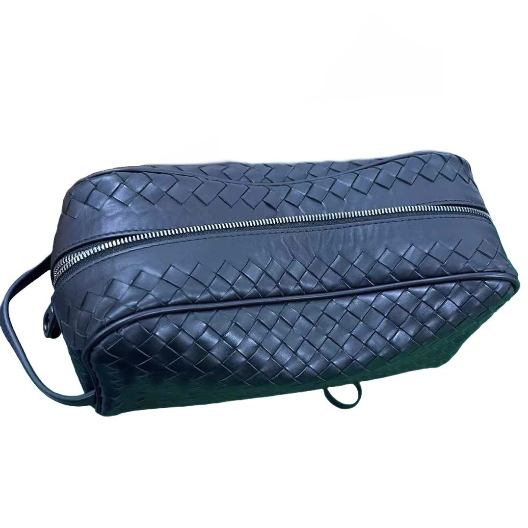 BOTTEGA VENETA Leather Intrecciato Wash Bag